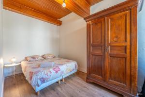 Villas Au coeur de Bruniquel - Magnifique villa en pierres pour 7 personnes - Piscine privee - Poele - Vue imprenable sur le village - Jardin - Garage : photos des chambres