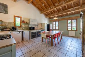 Villas Au coeur de Bruniquel - Magnifique villa en pierres pour 7 personnes - Piscine privee - Poele - Vue imprenable sur le village - Jardin - Garage : photos des chambres