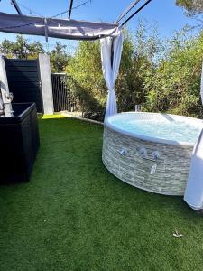 Le Monde Éphémère d Emilie Logement indépendant 2étoiles avec jacuzzi