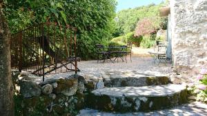 Maisons de vacances Gite en Cevennes du sud, bergerie restauree au rez de jardin d'une bastide avec piscine a debordement, vue exceptionnelle, authenticite, confort, repos assure au coeur de la nature : photos des chambres