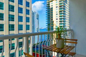 Comfortable Brickell Studio - City View & Free Parking