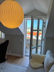 Taklägenhet med balkong