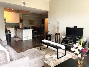 Stylish 2BR Near Braves Stadium
