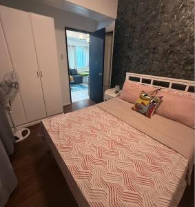 Forbeswood Parklane Condominium