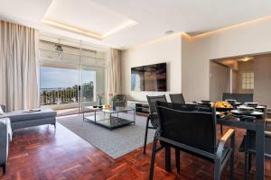 Caprice Bay - 5 min walk to Camps Bay beach