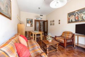 GuestHost - Comfy Apartment 10 min from the Beach