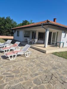 House with pool near Balchik