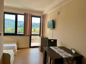 Къща за гости Sunrise - Батак