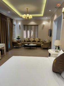 Here & Home Villa Vườn Vua