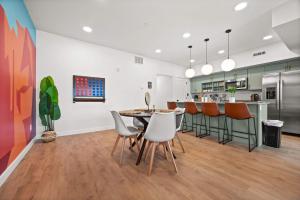 SLC Townhome King BD 2 Car Garage