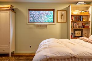 Quiet place with easy access NYC