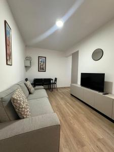 Finikoudes Central Apartment