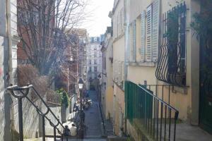 Lovely studio in the very heart of Montmartre