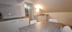 Appartements T3 centre renove 50 m2 confort ! : photos des chambres