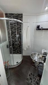 Paradise in Torremolinos Malaga, Recep 24 h, Swimming Pool, near to the beach, city center and airport, train, bus, taxi