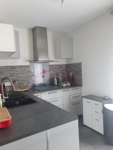 Villas maison, trois chambres,jardin,piscine : photos des chambres