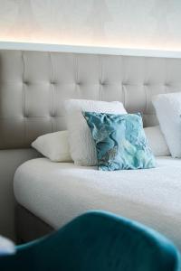 Hotels Logis Hotel l'Amandier : photos des chambres
