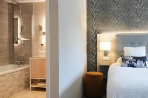 Hotels Logis Hotel l'Amandier : Chambre Familiale