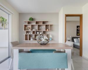 Deluxe fully furnished 2bd