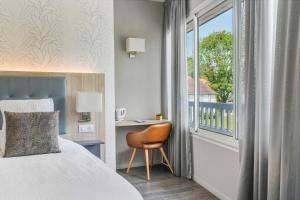 Hotels Logis Hotel l'Amandier : Chambre Lits Jumeaux Supérieure
