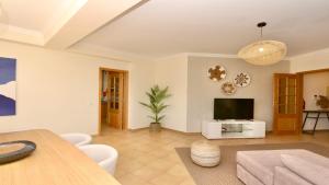 Marina Sol - CD 308, Cleverdetails - great location