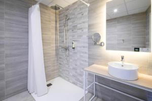 Hotels Logis Hotel l'Amandier : photos des chambres