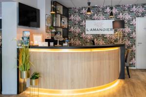 Hotels Logis Hotel l'Amandier : photos des chambres