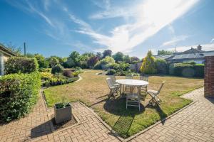 18 Linden Road - sleeps 5 - Less than a mile from the Aldeburgh Beach and a Vibrant High Street - Ubytování bez kategorie ve městě Aldeburgh