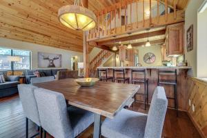 1 Mi to Tahoe Donner Skiing: Luxe Truckee Cabin!