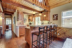 1 Mi to Tahoe Donner Skiing: Luxe Truckee Cabin!