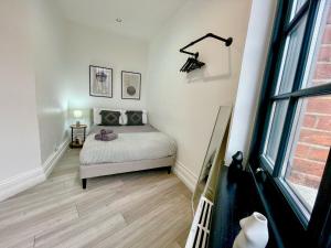 Modern 1-Bedroom Apartments near Shoreditch, Old Street & Hoxton by NourNest Apartments