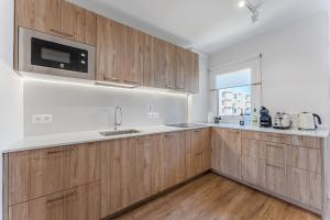 3-bedroom apartment in Playa de las Américas with AC, pool, parking