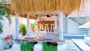 Private Vacation Rentals Pool Villa, 4Bedrooms, 4Bathroom, with Free Airport Pick