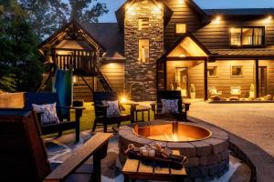 Escape in Luxury Pool, HotTub, Sauna & GameRoom