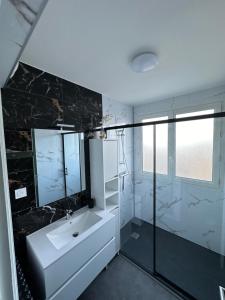 Appartements Appartement 3 chambres 500 m NG : photos des chambres