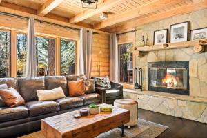 Summit Pine Lodge - 2 Minutes to Snow Summit