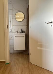 Athenian Loft with urban view!