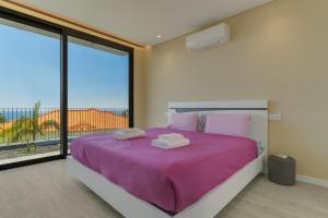 Cove Villa in Calheta