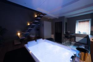 LAlcôve Hennebont - Balnéo - Love Room