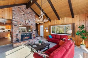 Acorn Acres - Lake Views for 8