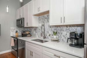 Findlay Market - Suite 5 for 2