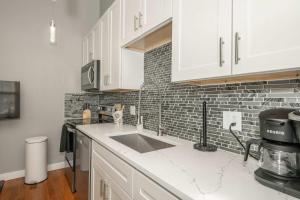 Findlay Market Suite 1 - For 2