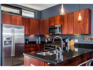 Convenient Condo Near Zilker & Barton Springs
