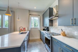 2 Homes in 1 Centrally located near SoCo