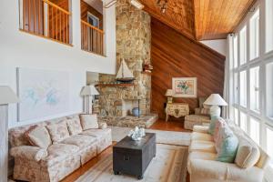 Bayfront to Beach Beauty - Access to bay