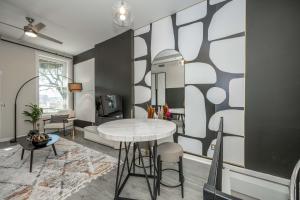 Queen City Views 2 Sleeps 2