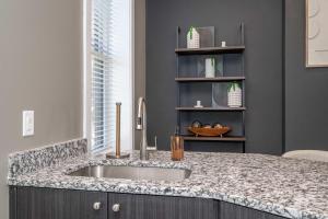 Queen City Views 4 Chic Apt