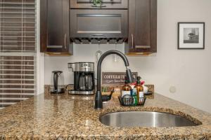 La Dolce Vita Retreat w Hot Tub