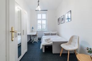 Kilińskiego Spacious Apartment by BookingHost