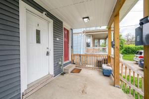 Queen City Retreat 1 Cozy Home for 6 Near Attractions & Restaurants